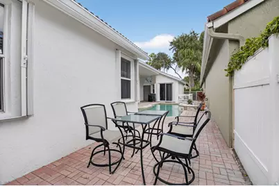 6032 Rossmoor Lakes Court, Boynton Beach, FL 33437 - Photo 13