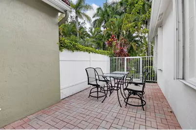 6032 Rossmoor Lakes Court, Boynton Beach, FL 33437 - Photo 9