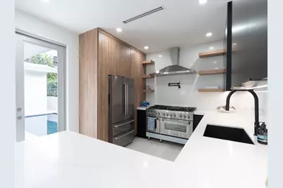 2330 Lake Avenue, West Palm Beach, FL 33401 - Photo 9