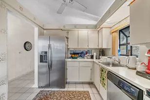 8592 Sunbird Pl, Boca Raton, FL 33496 - Photo 9