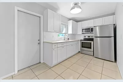 332 W Mango Street #1-2, Lantana, FL 33462 - Photo 9