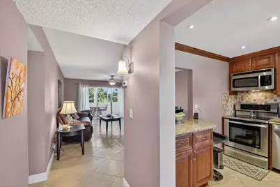 729 Lori Drive #302, Lake Worth Beach, FL 33461 - Photo 5