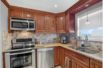 729 Lori Drive #302, Lake Worth Beach, FL 33461 - Photo 7