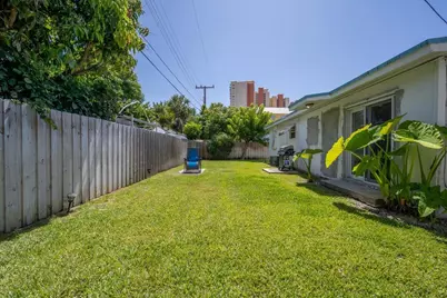 200 E 28th Street, Riviera Beach, FL 33404 - Photo 15