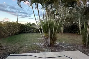 965 SE Caravan Ave, Port Saint Lucie, FL 34983 - Photo 9