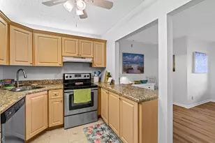 302 Knotty Pine Cir, Greenacres, FL 33463 - Photo 11