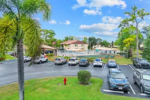 302 Knotty Pine Cir, Greenacres, FL 33463 - Photo 23