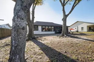 4543 SE Dryfus Ave, Stuart, FL 34997 - Photo 5