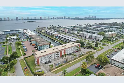 236 Castlewood Drive #305, North Palm Beach, FL 33408 - Photo 21