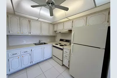 83 Preston B, Boca Raton, FL 33434 - Photo 5