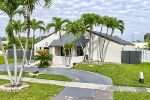 9511 SW 49th St, Cooper City, FL 33328 - Photo 1