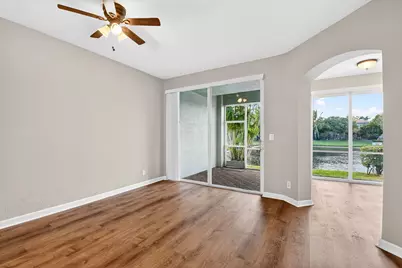 2138 Oakmont Drive, Riviera Beach, FL 33404 - Photo 9