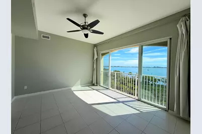 29 Harbour Isle Drive W #Ph01, Hutchinson Island, FL 34949 - Photo 3