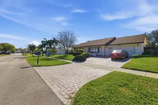 4914 Acorn Dr, Boca Raton, FL 33487 - Photo 5