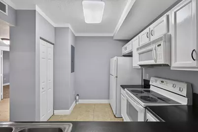 4723 Lucerne Lakes Boulevard E #612, Lake Worth, FL 33467 - Photo 5