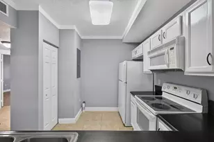 4723 Lucerne Lakes Blvd E, Lake Worth, FL 33467 - Photo 5