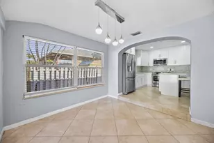 913 Bradley Ct, West Palm Beach, FL 33405 - Photo 17