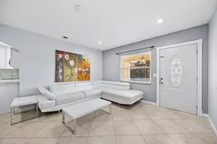 913 Bradley Ct, West Palm Beach, FL 33405 - Photo 5