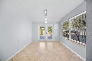 913 Bradley Ct, West Palm Beach, FL 33405 - Photo 15