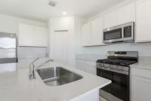 10761 NW Everbreeze Dr, Port Saint Lucie, FL 34987 - Photo 3