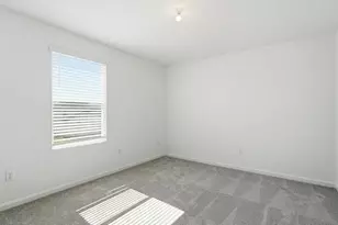 10761 NW Everbreeze Dr, Port Saint Lucie, FL 34987 - Photo 9