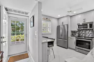 250 NE 20th St, Boca Raton, FL 33431 - Photo 3