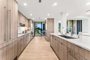 2427 Presidential Way, West Palm Beach, FL 33401 - Photo 7