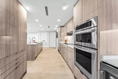 2427 Presidential Way #404, West Palm Beach, FL 33401 - Photo 9