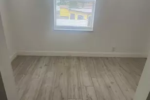 407 S Lakeside Dr, Lake Worth Beach, FL 33460 - Photo 5