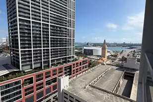 121 NE 5th St, Miami, FL 33132 - Photo 9