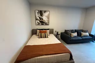 121 NE 5th St, Miami, FL 33132 - Photo 5