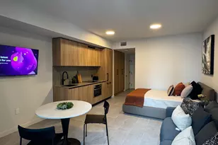 121 NE 5th St, Miami, FL 33132 - Photo 3