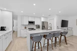 349 Seneca Ln, Boca Raton, FL 33487 - Photo 7