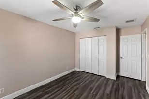 6384 Adriatic Way, West Palm Beach, FL 33413 - Photo 19