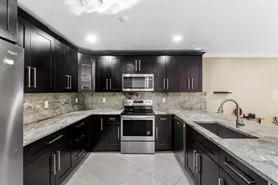 6384 Adriatic Way, West Palm Beach, FL 33413 - Photo 13