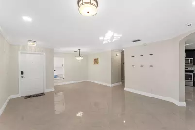 6384 Adriatic Way, West Palm Beach, FL 33413 - Photo 9