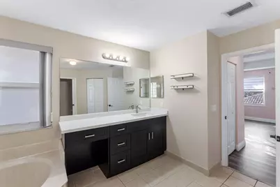 6384 Adriatic Way, West Palm Beach, FL 33413 - Photo 25