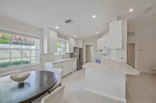 5063 Magnolia Bay Cir, Palm Beach Gardens, FL 33418 - Photo 9