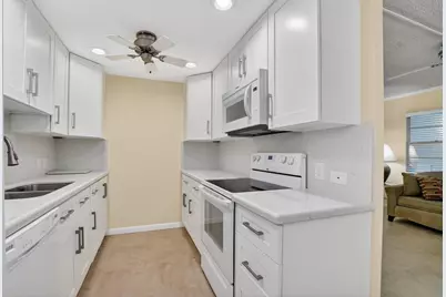 2070 Newport Q, Deerfield Beach, FL 33442 - Photo 5