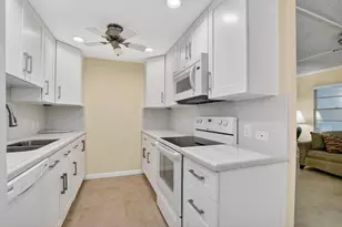2070 Newport Q, Deerfield Beach, FL 33442 - Photo 5