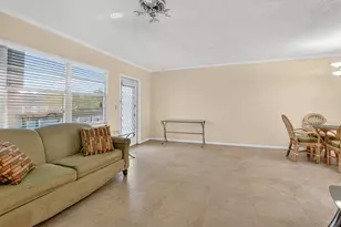 2070 Newport Q, Deerfield Beach, FL 33442 - Photo 11
