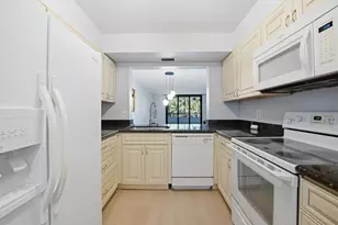 2070 Homewood Blvd, Delray Beach, FL 33445 - Photo 9