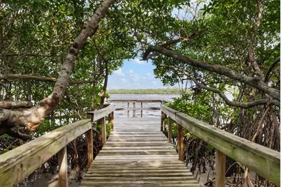 6061 SE Riverboat Drive #825, Stuart, FL 34997 - Photo 9