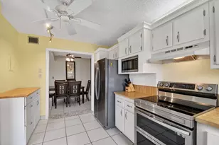 3871 Via Poinciana, Lake Worth, FL 33467 - Photo 13