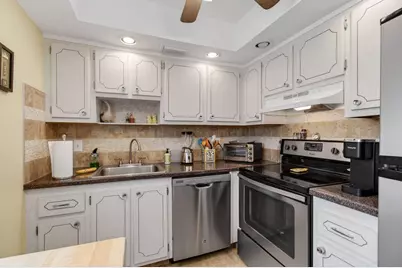 256 Flanders F, Delray Beach, FL 33484 - Photo 3