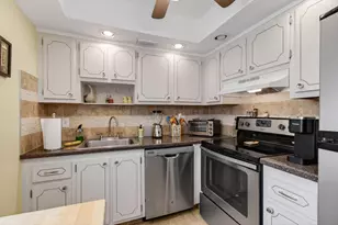 256 Flanders F, Delray Beach, FL 33484 - Photo 3