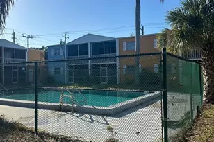 1505 Crescent Cir, West Palm Beach, FL 33403 - Photo 3