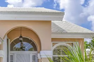 2354 Saratoga Bay Dr, West Palm Beach, FL 33409 - Photo 9