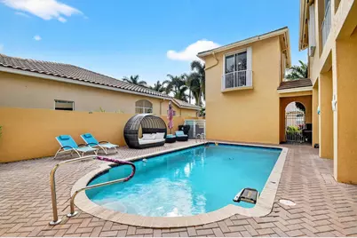 6802 Houlton Circle, Lake Worth, FL 33467 - Photo 5