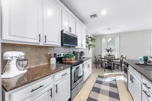 10712 Willow Oak Ct, Wellington, FL 33414 - Photo 13